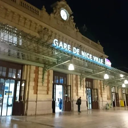 - Champagne Gambetta Apartment